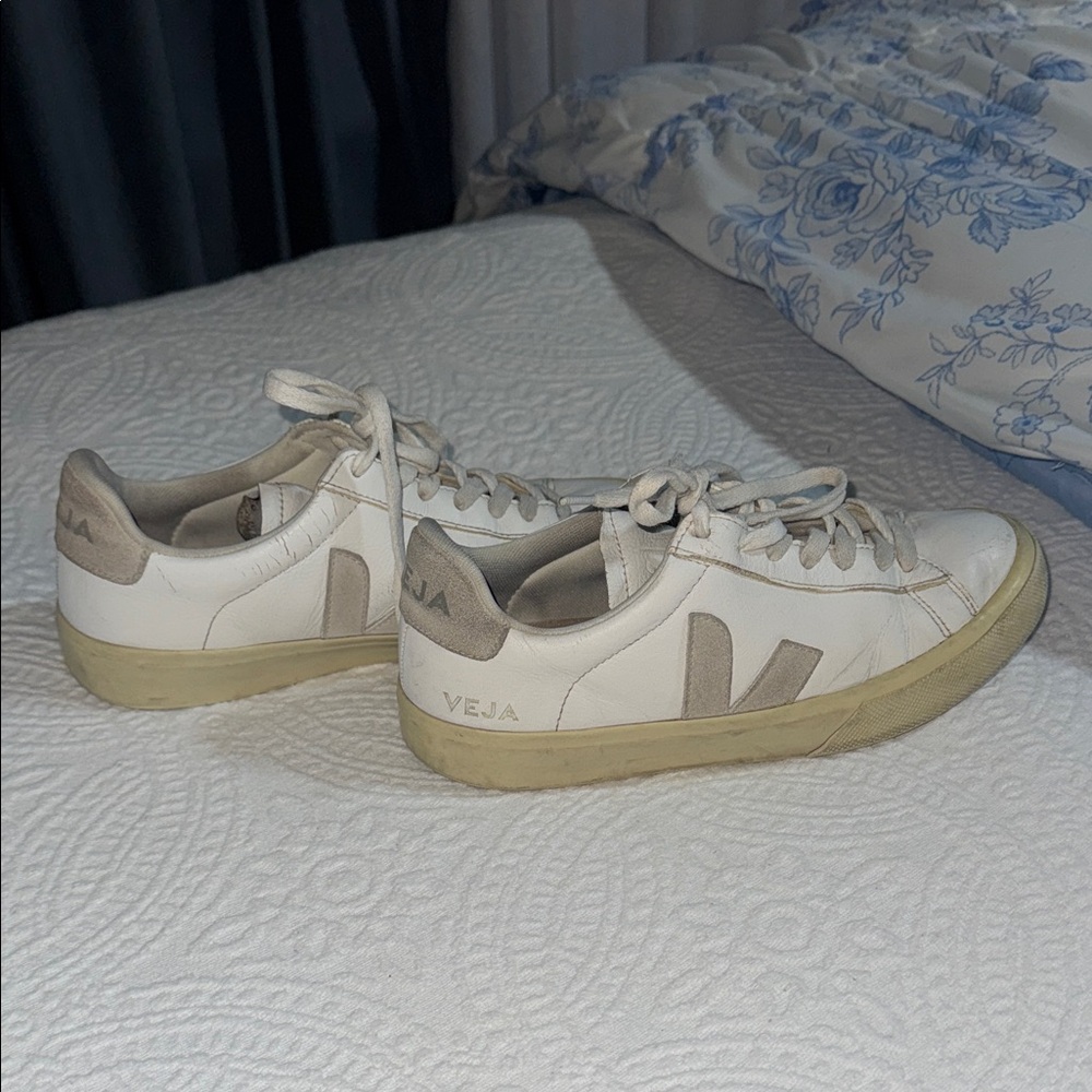 Veja Off-White Casual Sneakers